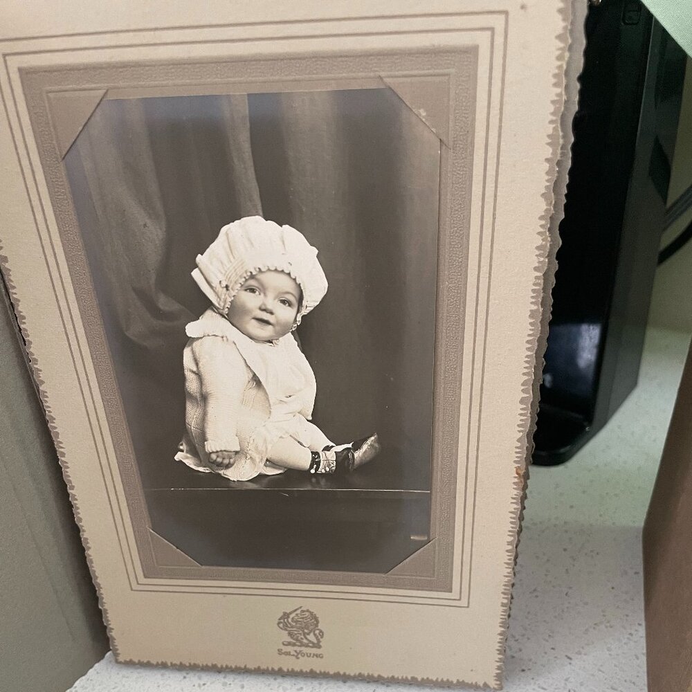 VINTAGE PORTRAIT PHTOGRAPHS - Picture 5 of 8
